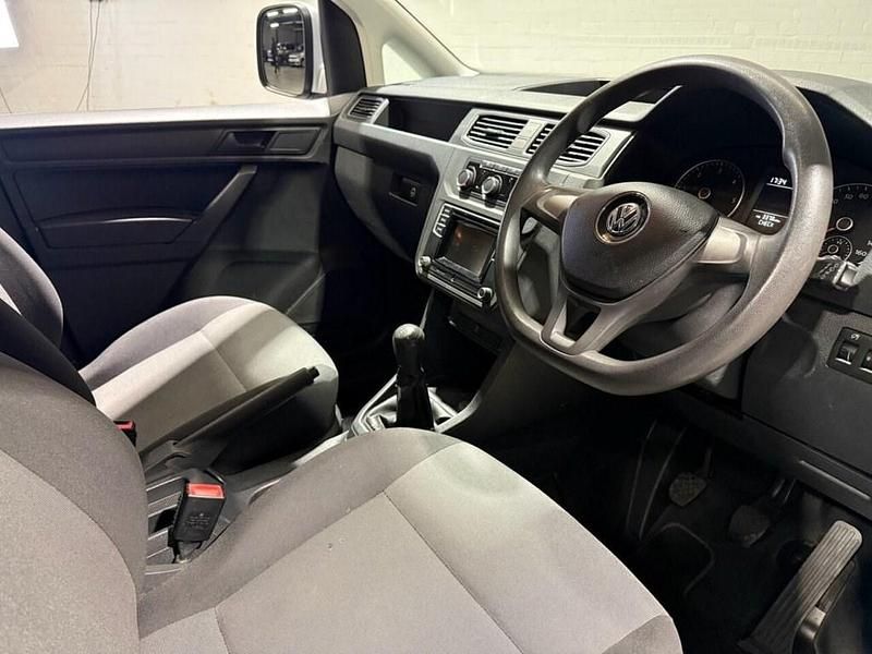 Usado VW Caddy Trendline 2017 Prateado Monovolume