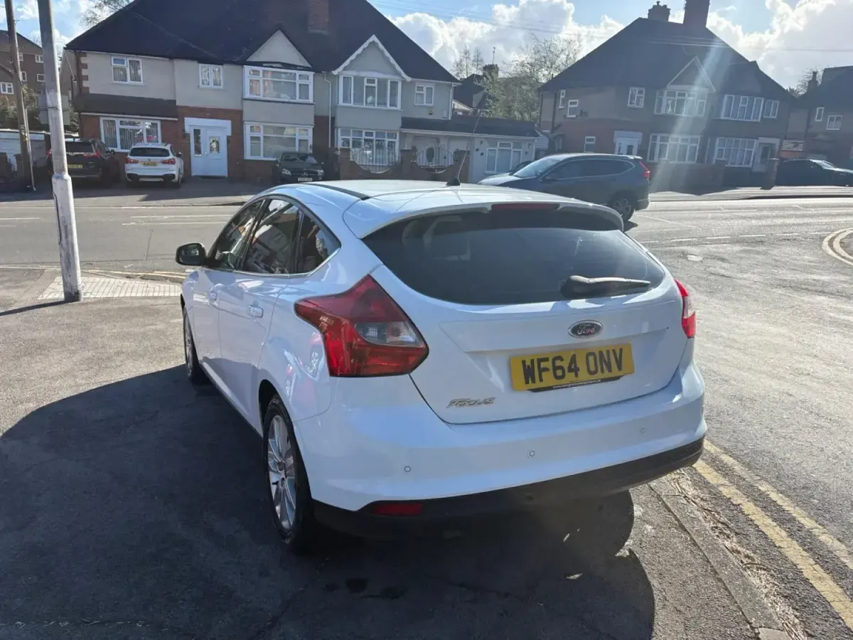 Usado Ford Focus Titanium 115 HP (84 kW) 2014 Branco Citadino