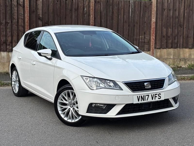 White Used 2017 Seat Leon SE Dynamic Hatchback | £6,495 (Fair price) - Image 1/4