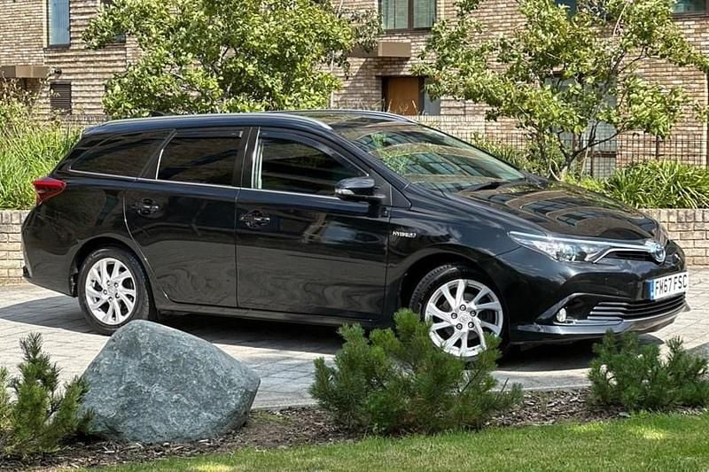 Used 2018 Toyota Auris Touring Sports Estate | £12,295 (Fair price) - Image 1/1