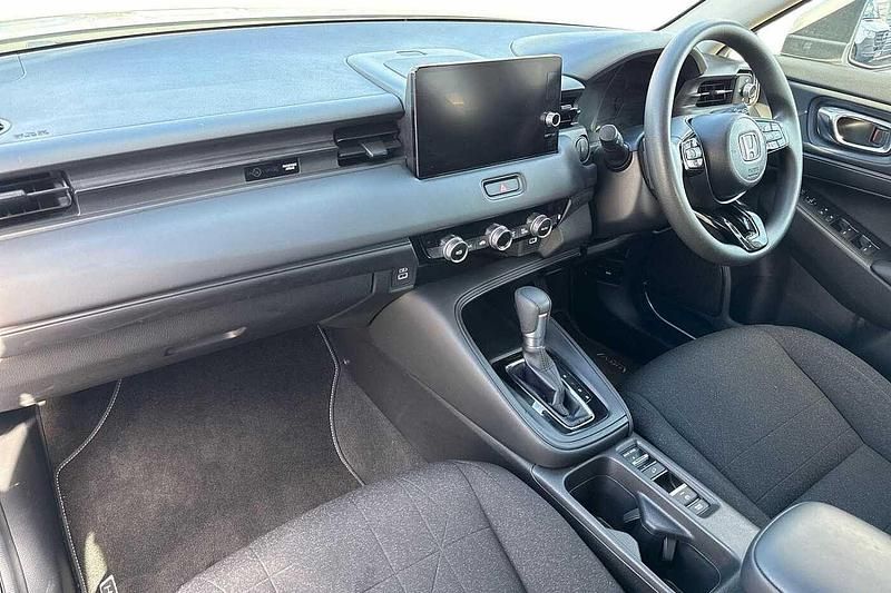 Used Honda HR-V Elegance 131 HP (96 kW) 2024 White orchid SUV