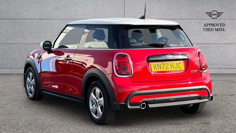 Used Mini Cooper Classic 134 HP (98 kW) 2022 Red Hatchback