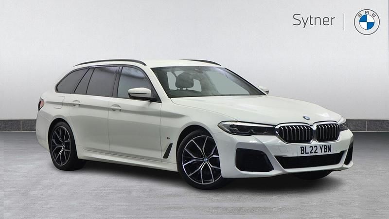 White Used 2022 BMW 520 M Sport Estate | £28,000 (Fair price) - Image 1/4