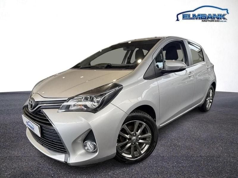 Silver Used 2015 Toyota Yaris Hatchback | £6,995 (Fair price) - Image 1/4