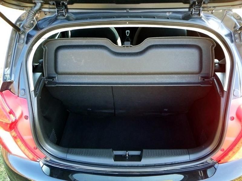 Used Vauxhall Viva 75 HP (55 kW) 2017 Black Hatchback