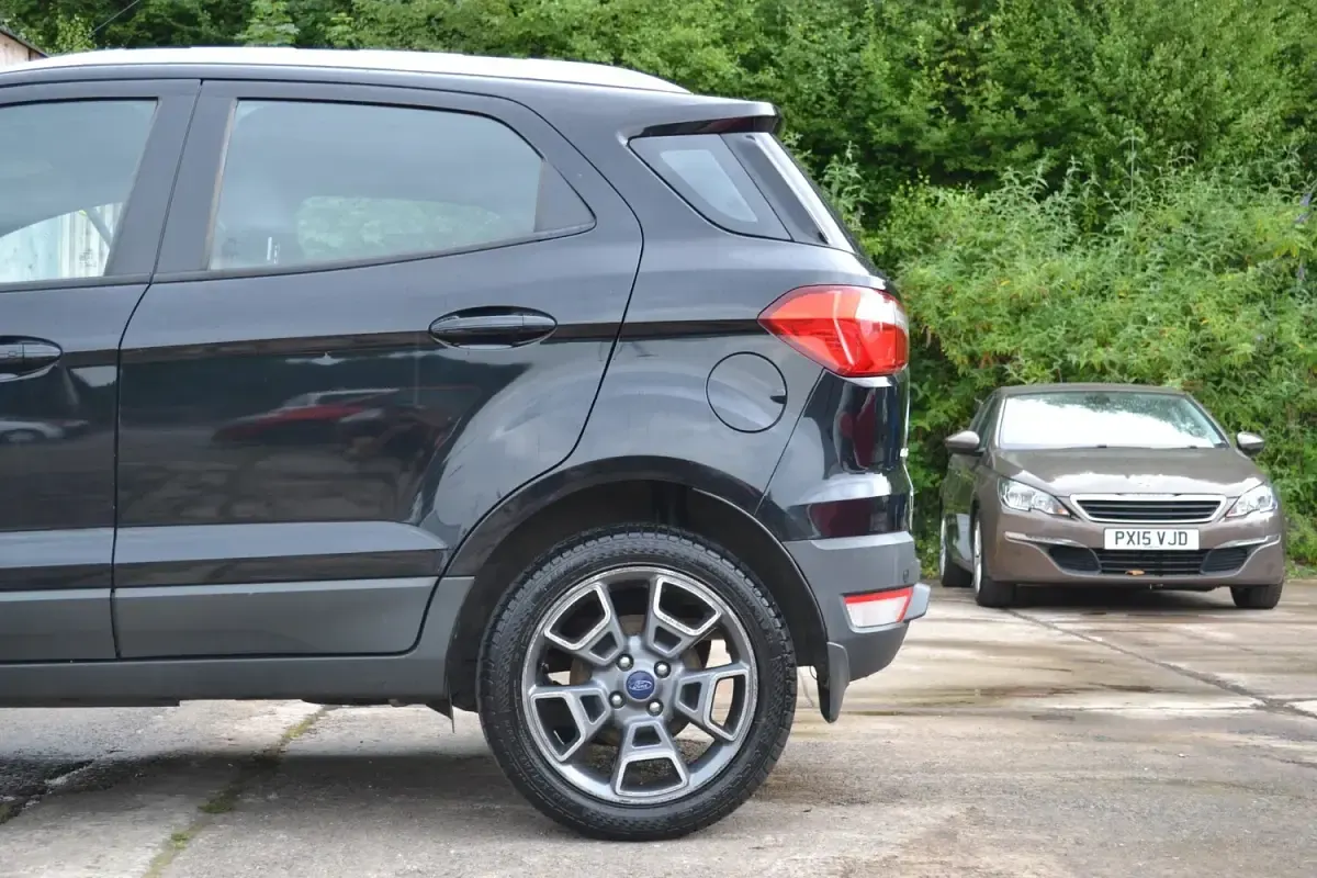 Used Ford Ecosport Titanium 95 HP (69 kW) 2015 Black SUV