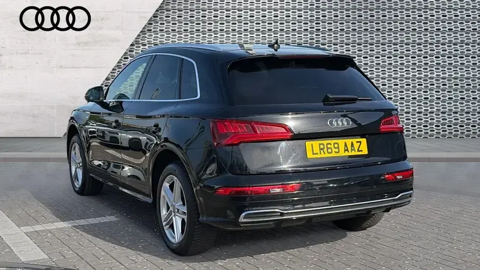 Used Audi Q5 S-Line 190 HP (139 kW) 2019 Black SUV