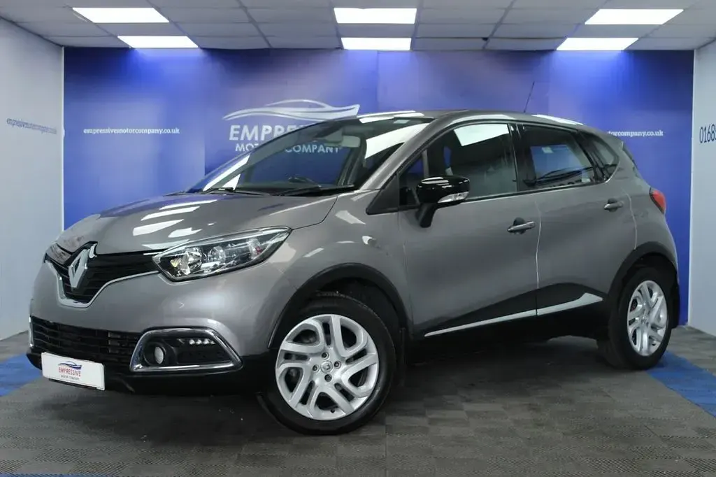 Used Renault Captur Dynamique 90 HP (66 kW) 2016 Grey SUV