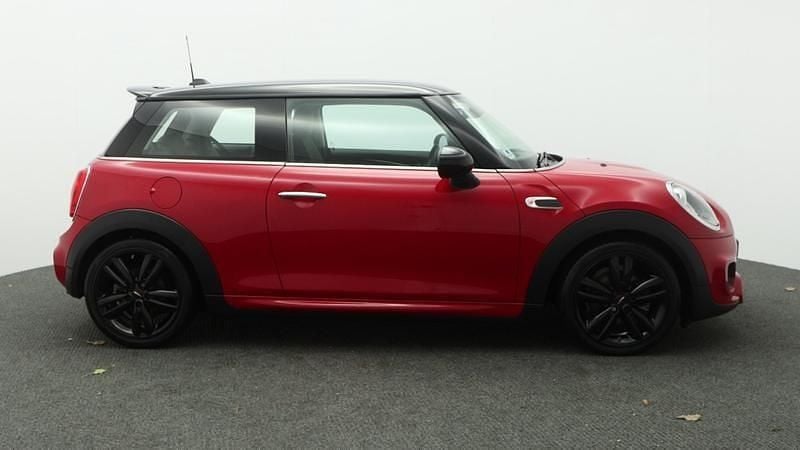 Used Mini Cooper Hatch 136 HP (100 kW) 2017 Red Hatchback