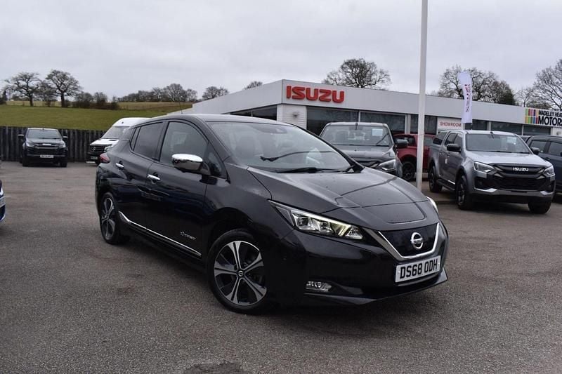 Black Used 2018 Nissan Leaf Tekna Hatchback | £8,482 (Fair price) - Image 1/4