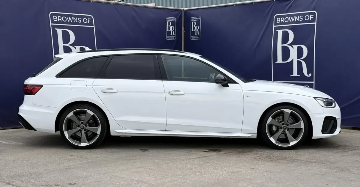 Used Audi A4 Black Edition 187 HP (137 kW) 2020 White Estate