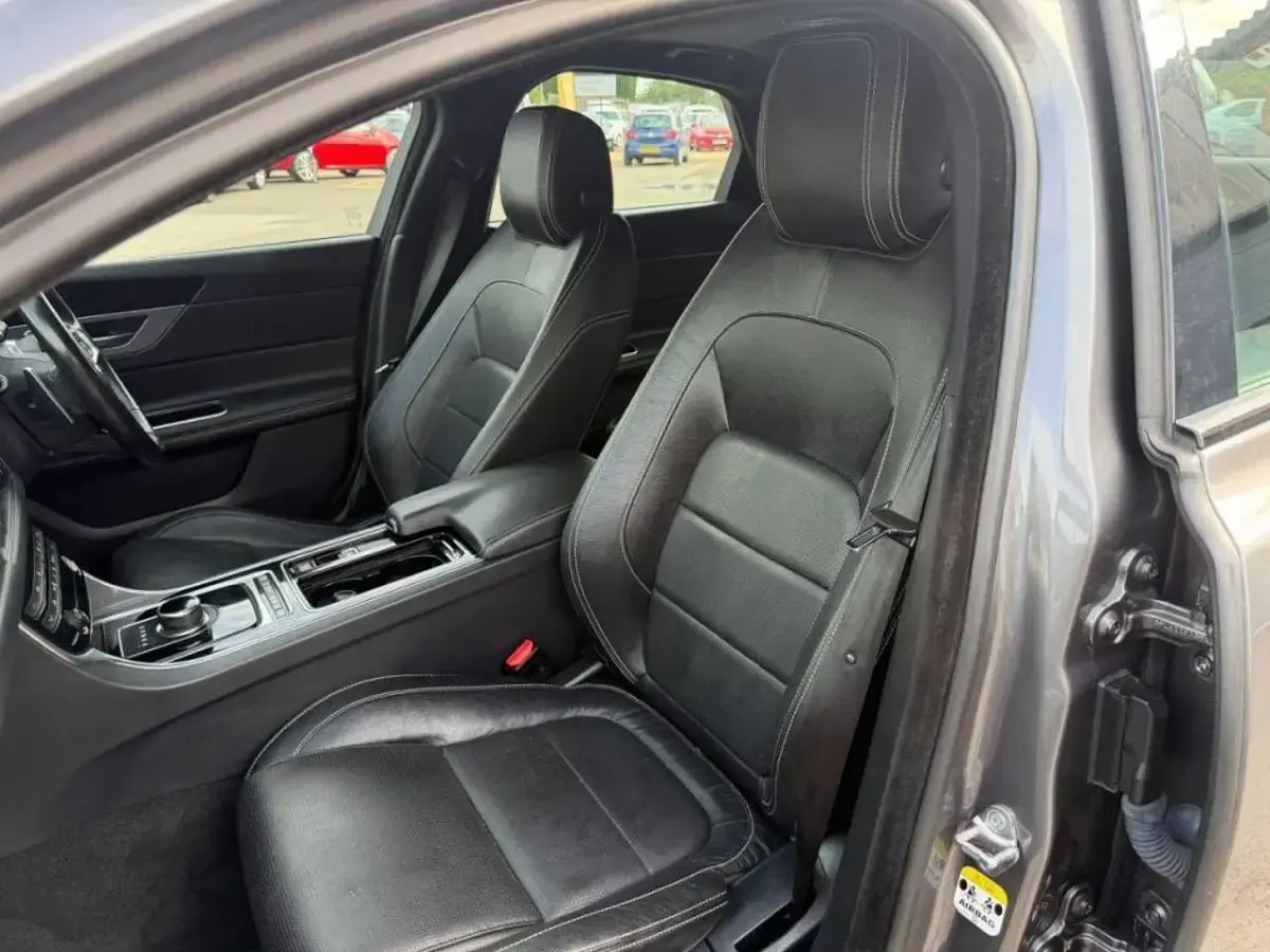 Used Jaguar XF R-Sport 200 HP (147 kW) 2018 Grey Sedan