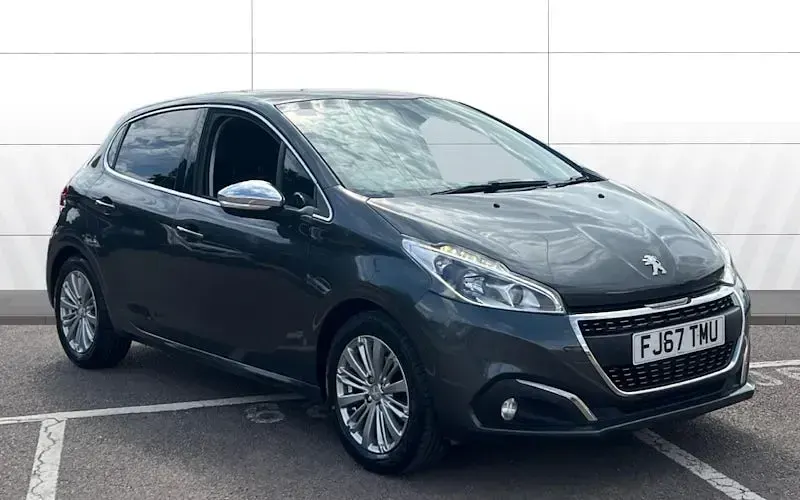 Used Peugeot 208 Allure 82 HP (60 kW) 2017 Hatchback