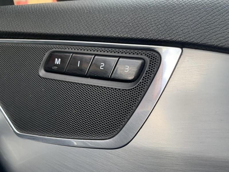 Used Volvo XC90 Momentum 235 HP (172 kW) 2017 Black SUV