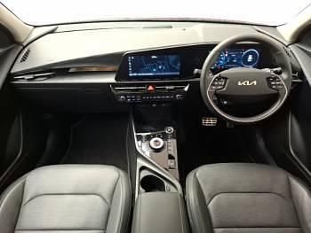 Gebraucht Kia Niro 168 PS (123 kW) 2024 Rot SUV