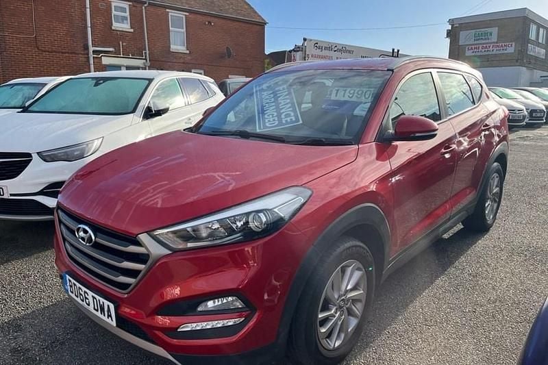 Red Used 2016 Hyundai Tucson SE SUV | £11,990 (Good price) - Image 1/1