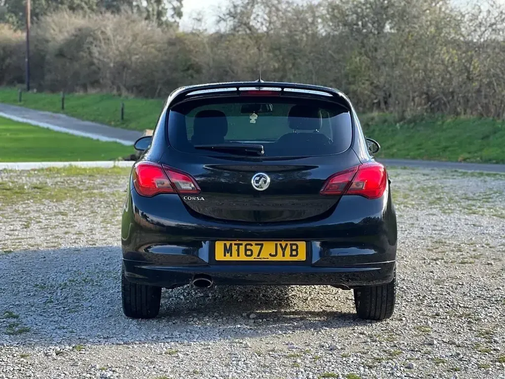 Używany Vauxhall Corsa Edition 75 KM (55 kW) 2017 Czarny Hatchback