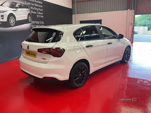 Used Fiat Tipo Easy 95 HP (69 kW) 2020 White Hatchback