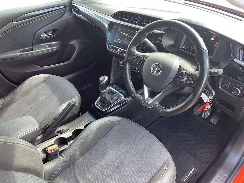 Second-hand Vauxhall Corsa Edition 75 CP (55 kW) 2021 Portocaliu Hatchback