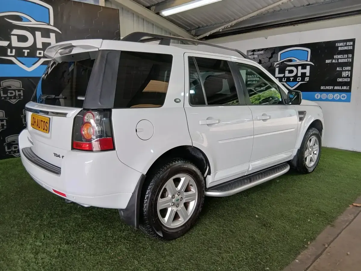 Used Land Rover Freelander 2 150 HP (110 kW) 2012 White SUV