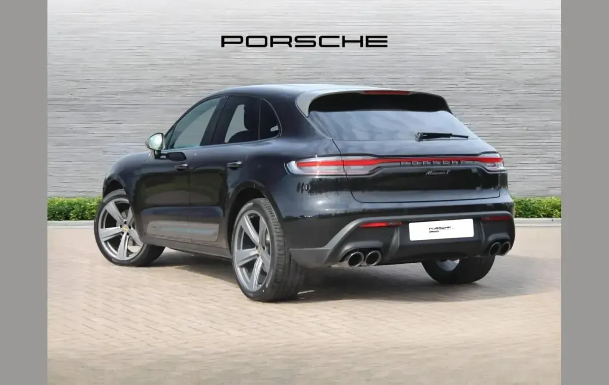 Used Porsche Macan 261 HP (191 kW) 2026 Black SUV