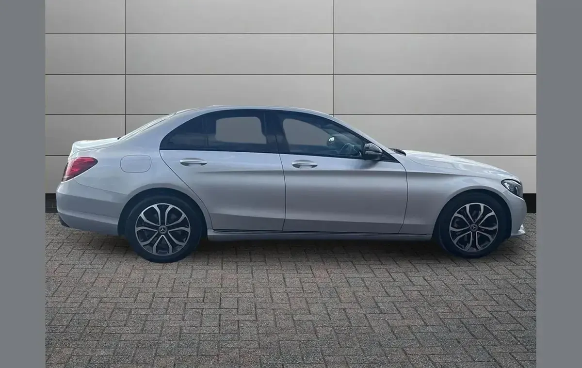Used Mercedes C200 181 HP (133 kW) 2017 Iridium silver Sedan