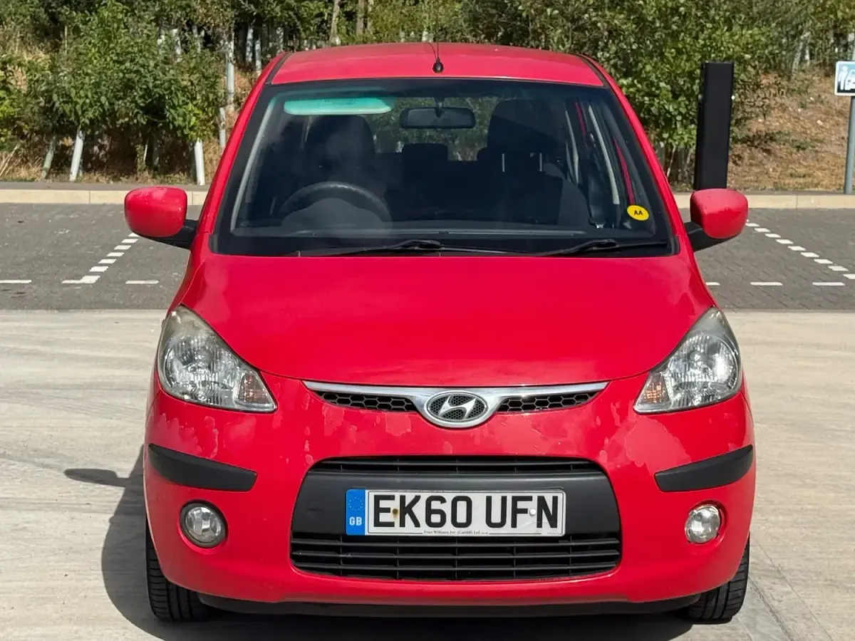 Used Hyundai i10 Comfort 77 HP (56 kW) 2010 Red Hatchback