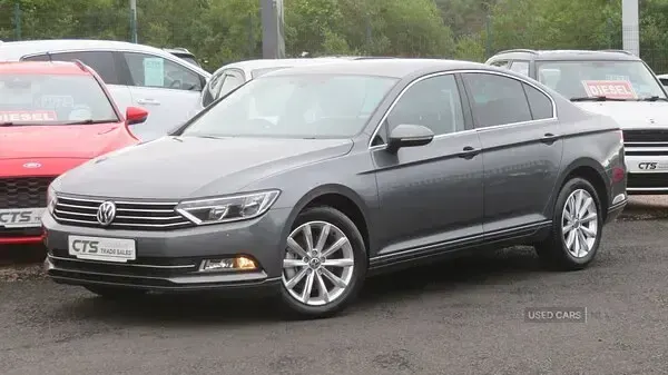 Used VW Passat Business 120 HP (88 kW) 2015 Grey Sedan