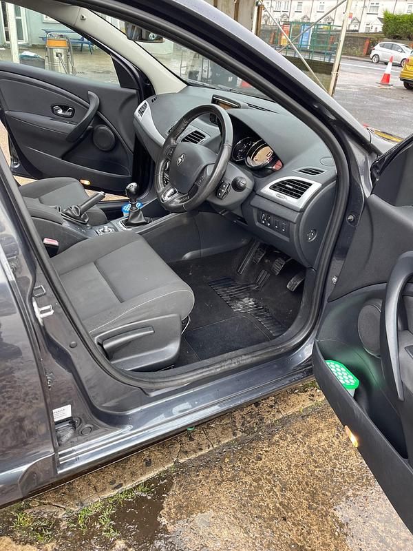 Used Renault Mégane III Dynamique 2013 Grey Hatchback