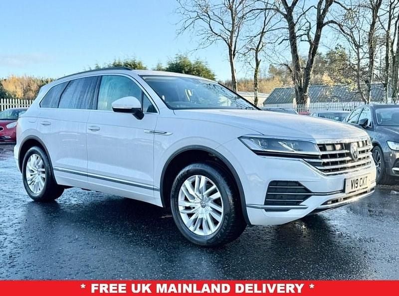 White Used 2020 VW Touareg SEL SUV | £28,995 (Good price) - Image 1/4