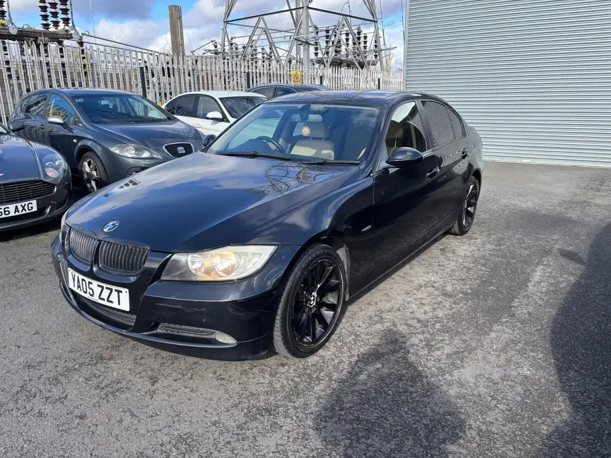 Used BMW 320 2005 Black Sedan
