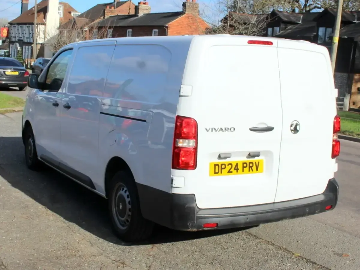 Used Vauxhall Vivaro 145 HP (106 kW) 2024 White MPV