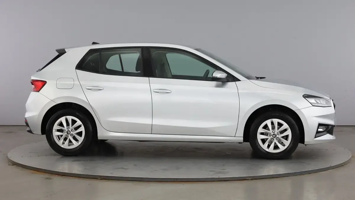 Used Skoda Fabia SE 94 HP (69 kW) 2025 Brilliant silver metallic Hatchback