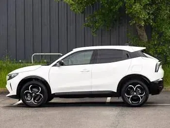 New Alfa Romeo Junior Ti 145 HP (106 kW) 2026 Solid  sempione white SUV