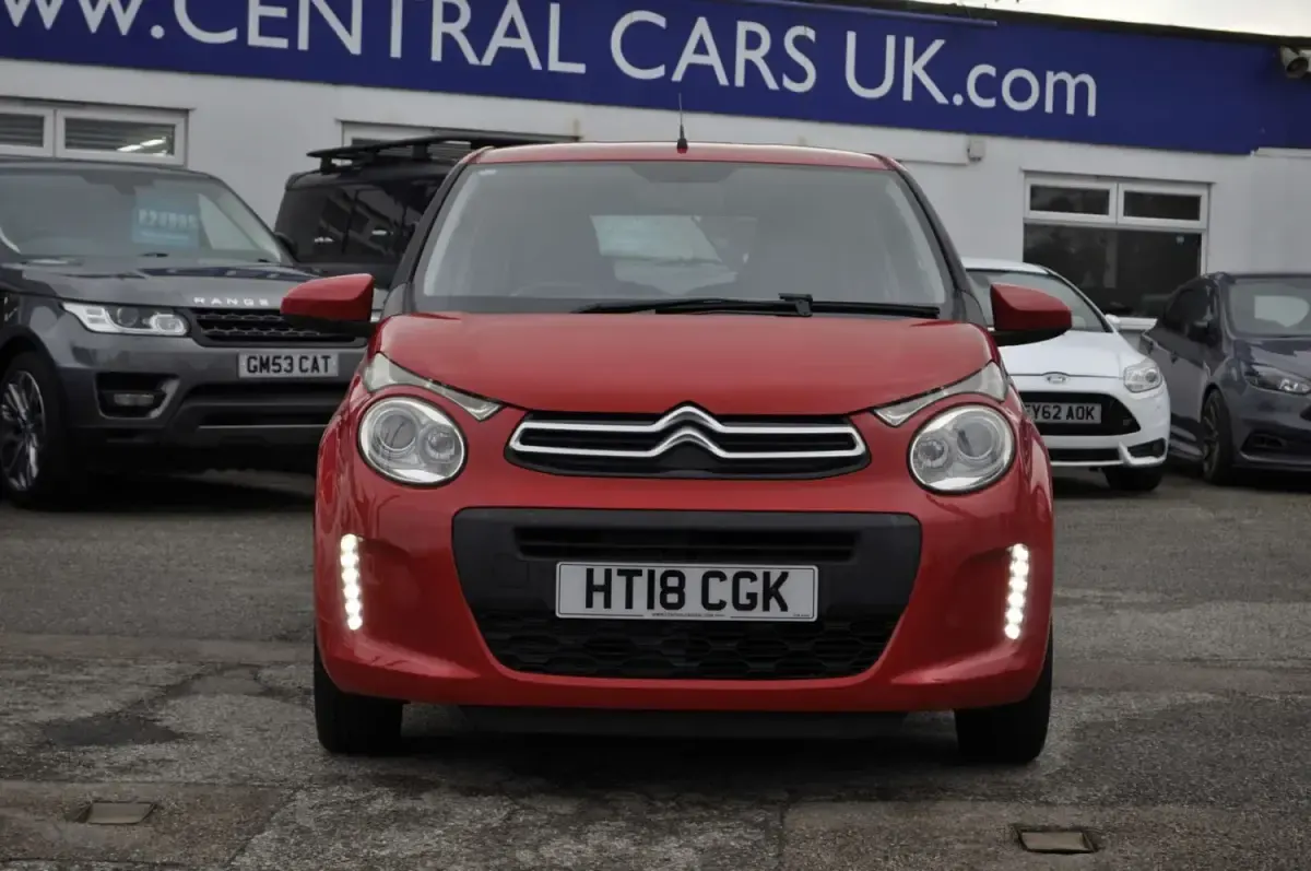 Usado Citroën C1 Feel 68 CV (50 kW) 2018 Rojo Utilitario