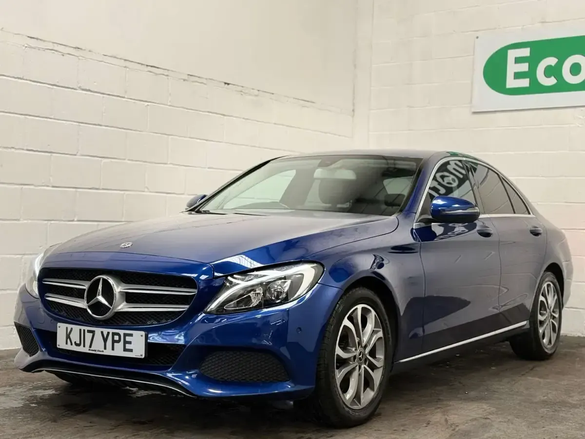 Usado Mercedes C200 184 CV (135 kW) 2017 Azul Berlina