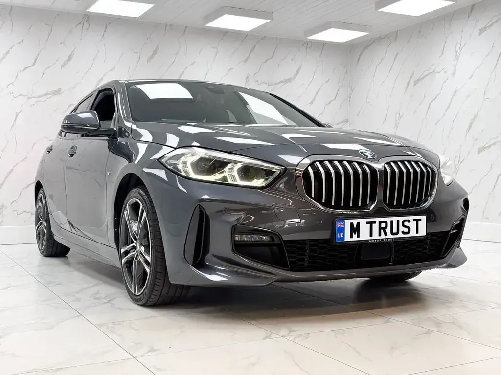 Used BMW 118 M Sport 140 HP (102 kW) 2019 Grey Hatchback