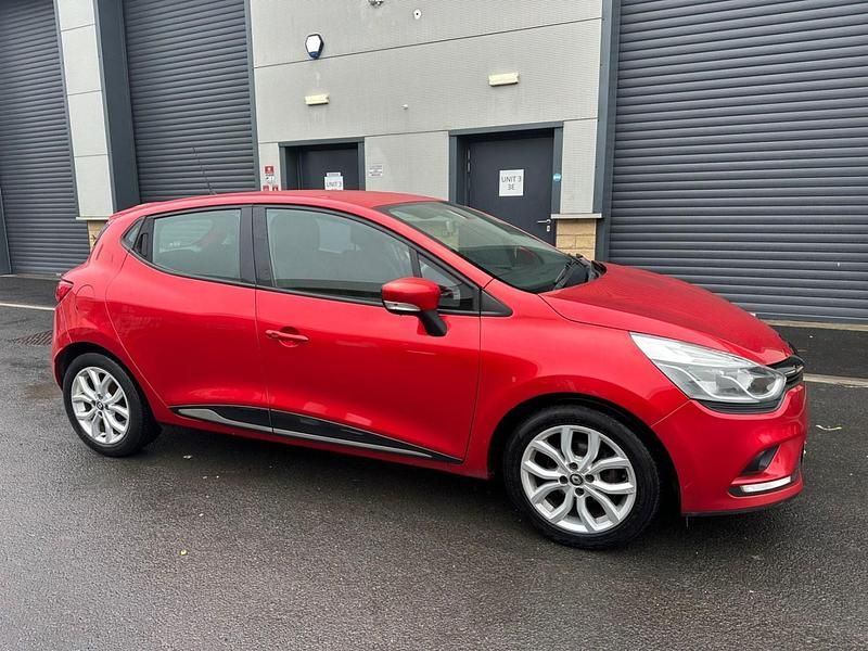 Używany Renault Clio IV Dynamique 2017 Czerwony Hatchback