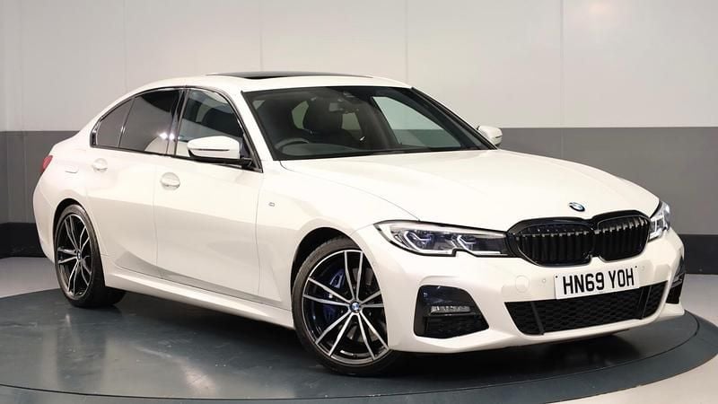 Mineral white Used 2019 BMW 330 M Sport Sedan | £25,000 (Expensive) - Image 1/4