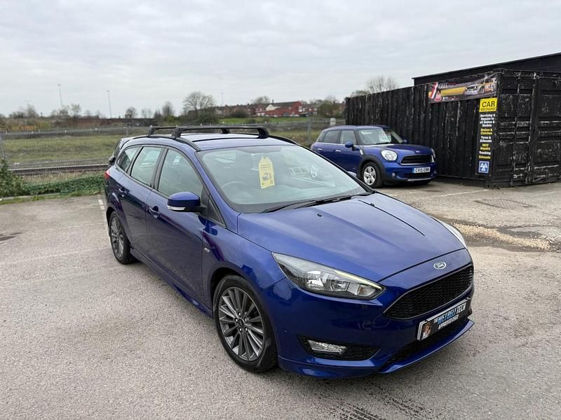 Used Ford Focus ST-Line 125 HP (91 kW) 2017 Blue Estate