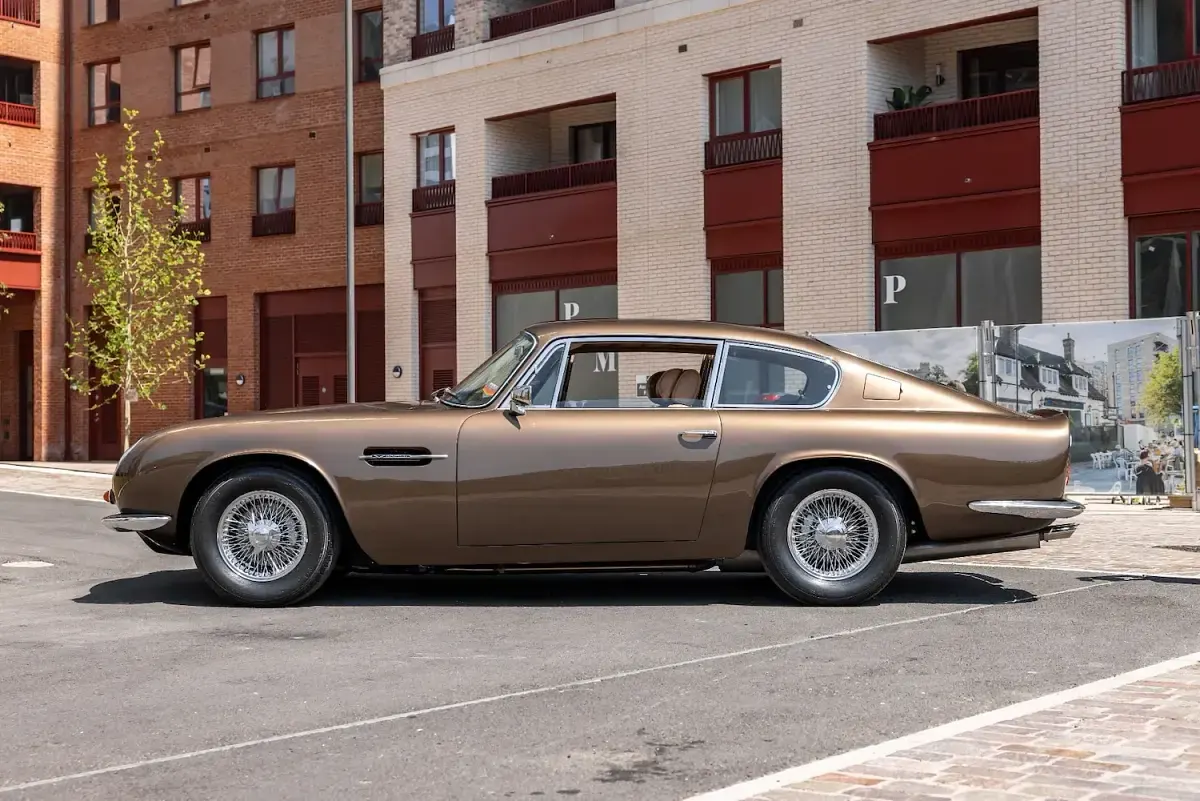 Used Aston Martin DB6 325 HP (239 kW) 1971 Brown