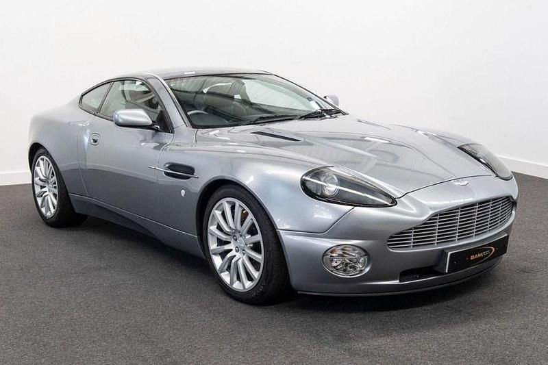 Used Aston Martin Vanquish 466 HP (342 kW) 2004 Silver Coupe