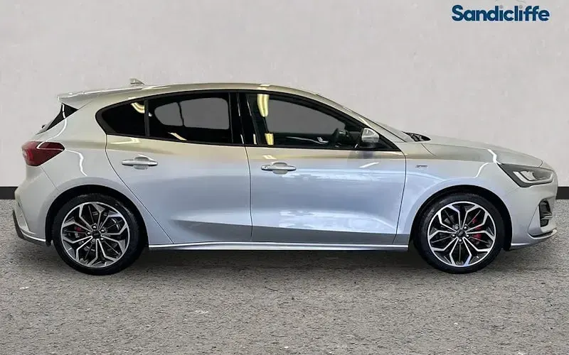 Used Ford Focus ST-Line X 155 HP (114 kW) 2024 Silver Hatchback