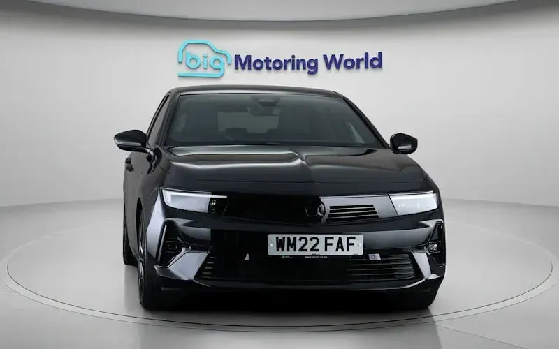 Used Vauxhall Astra GS Line 131 HP (96 kW) 2022 Black Hatchback