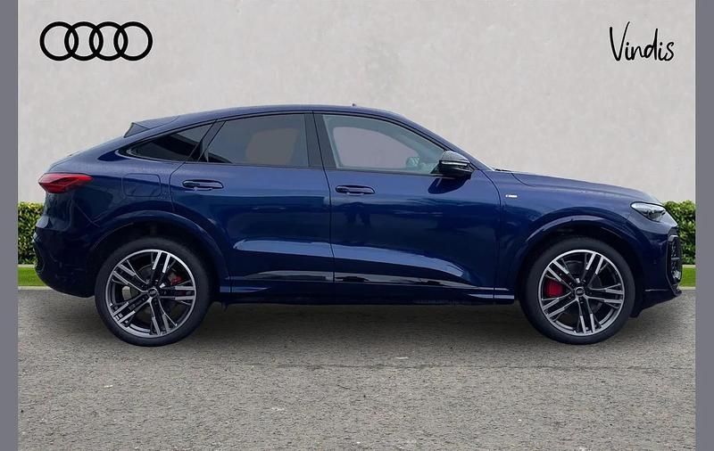 Used Audi Q5 Sportback Advanced 200 HP (147 kW) 2025 Blue SUV