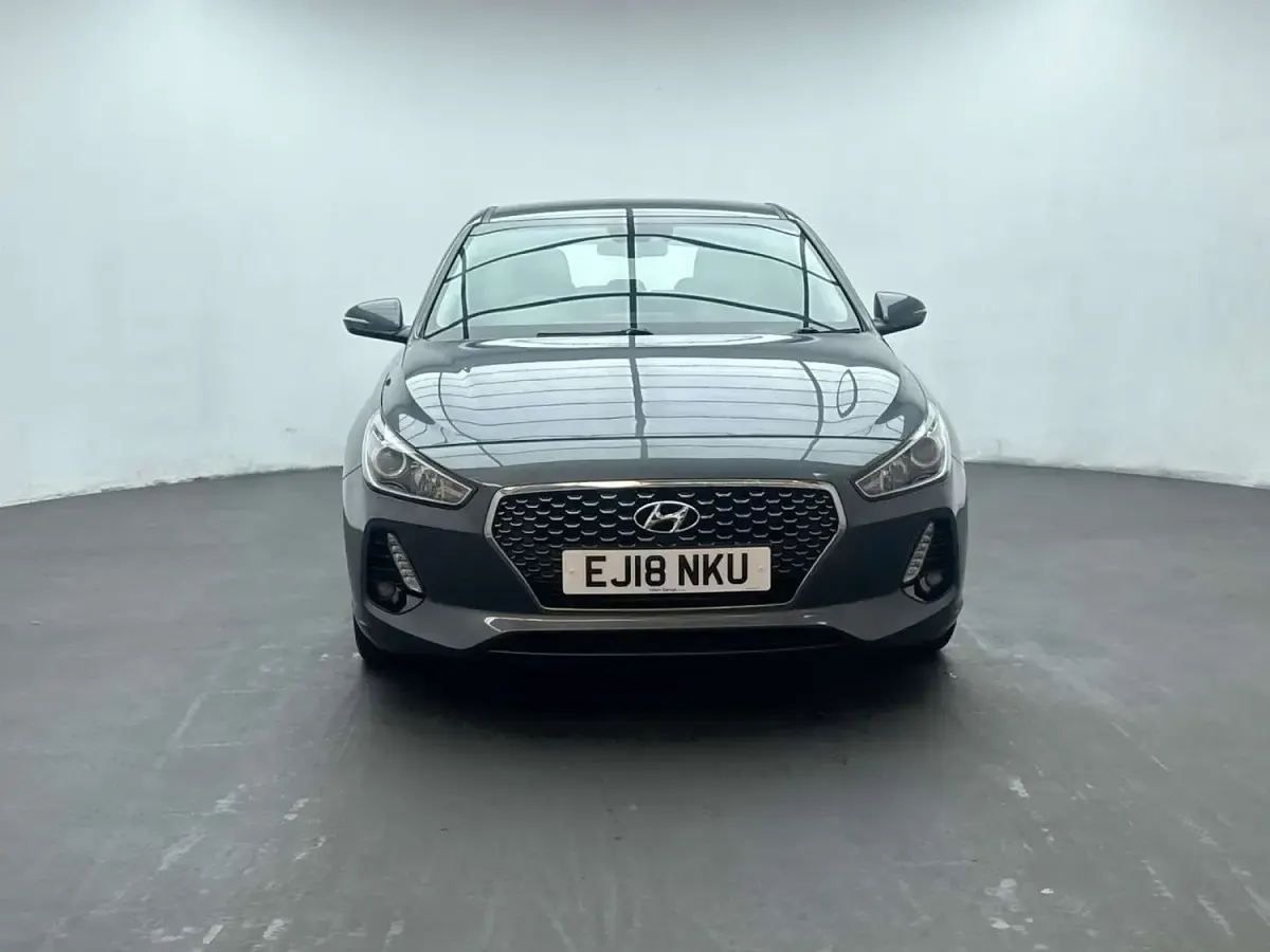 Used Hyundai i30 SE 120 HP (88 kW) 2018 Grey Hatchback