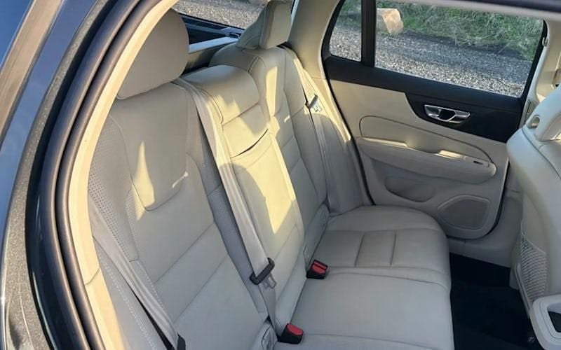 Used Volvo V60 Inscription 190 HP (139 kW) 2019 Grey Estate