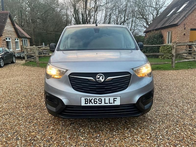 Used Vauxhall Combo Edition 100 HP (73 kW) 2019 Grey MPV