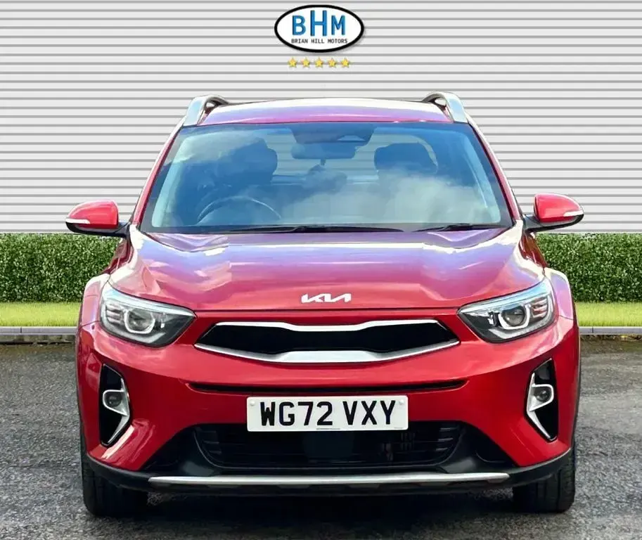 Used Kia Stonic 99 HP (72 kW) 2023 Blaze red SUV