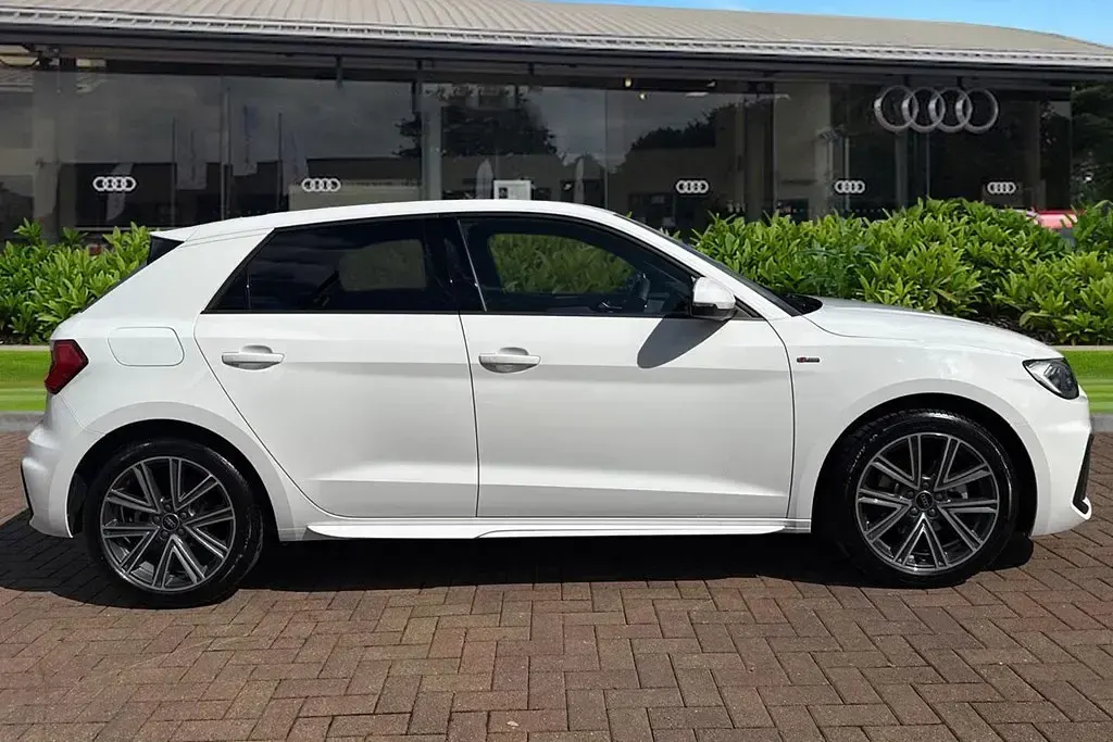 Used Audi A1 S-Line 116 HP (85 kW) 2025 White SUV